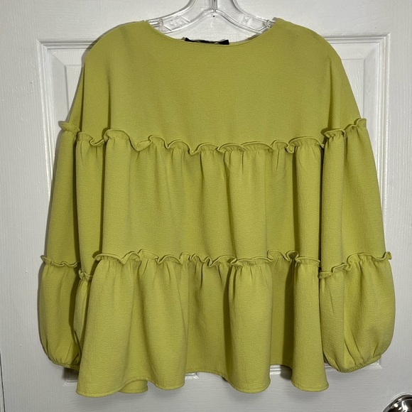 MARC NEW YORK Yellow-green Bubble Sleeve Tiered Split neckline Top | size large - Picture 5 of 7